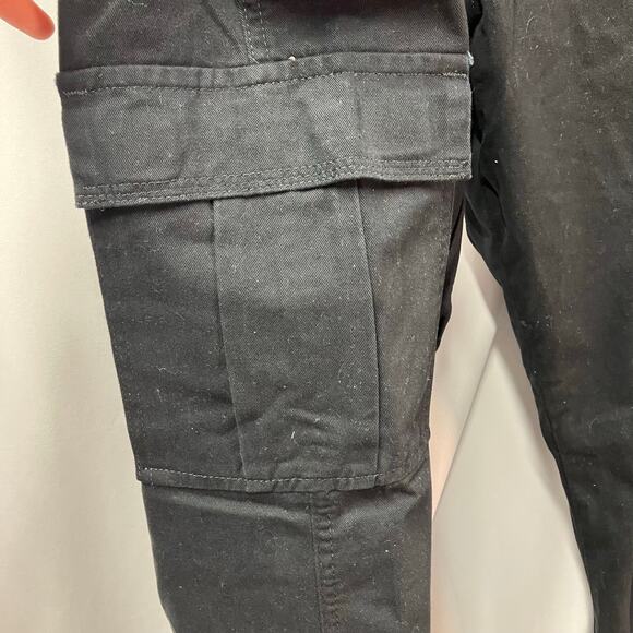 New Wrangler Mens 44x30 Black Cargo Pants Relaxed Fit Tech Pocket Cotton Utility - Picture 10 of 15